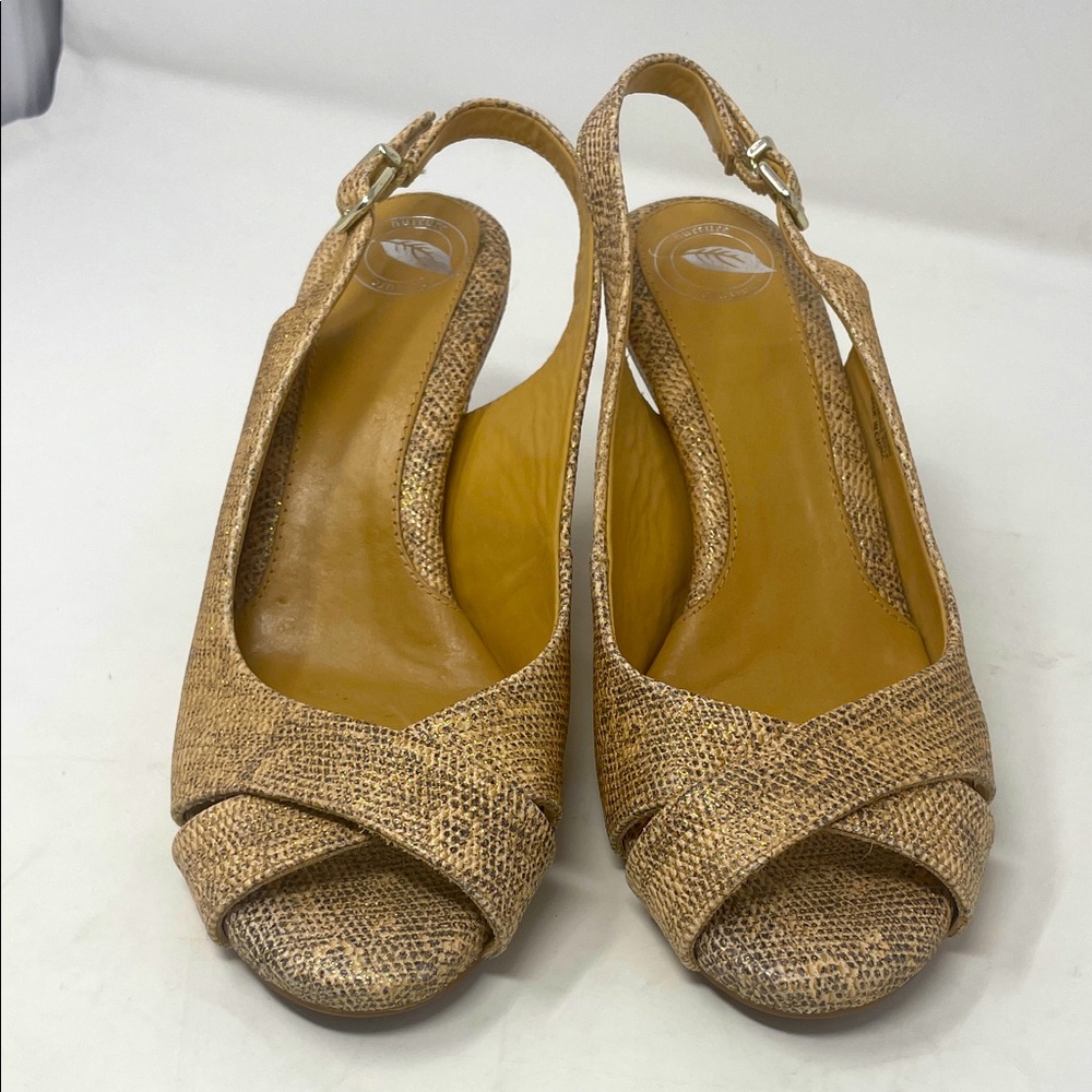 Nurture Tan Slingback Peep Leather Toe Heel Shoes Size 6.5 Excellent Condition